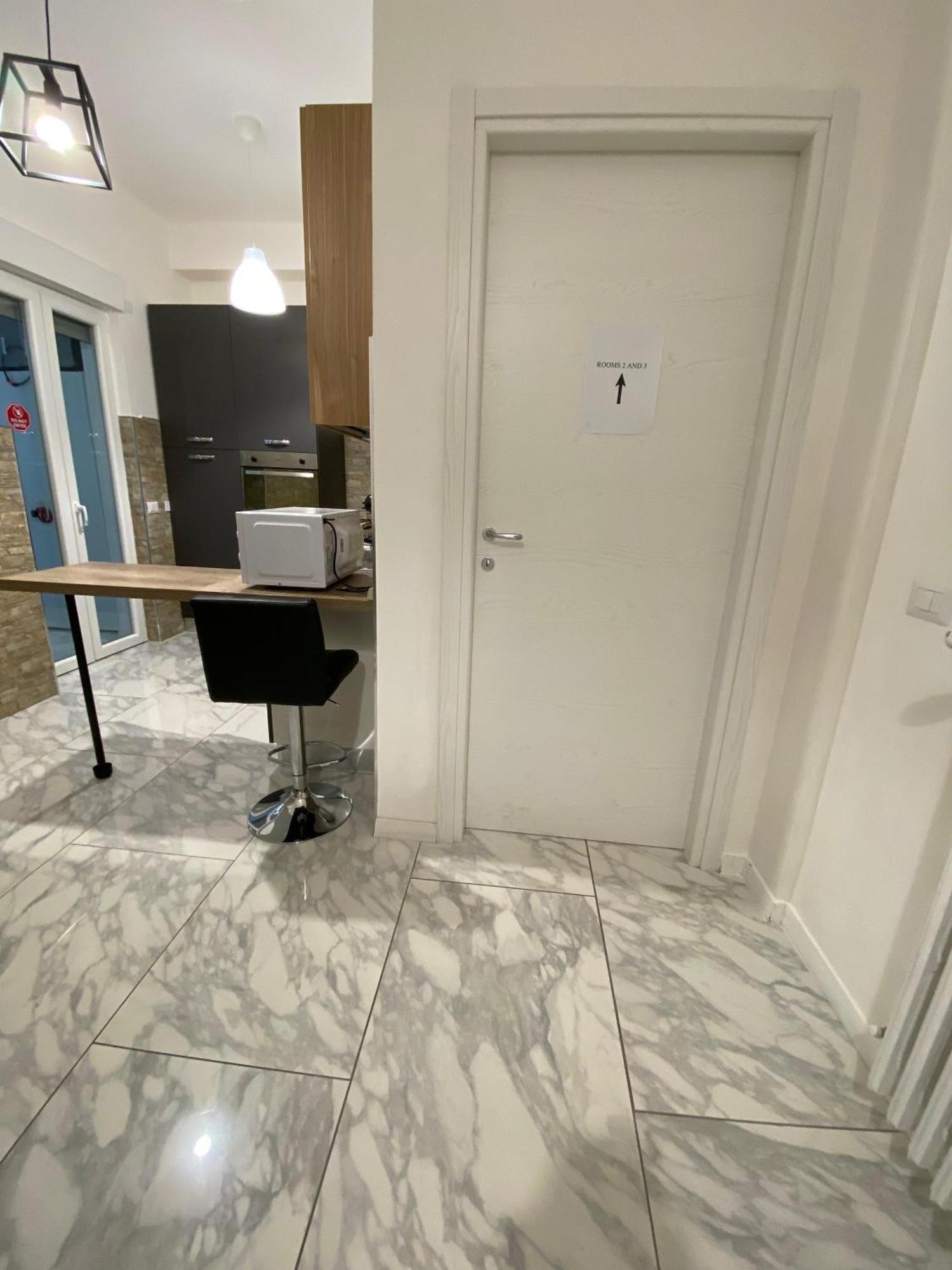 Ennio Rooms Bari Exterior photo